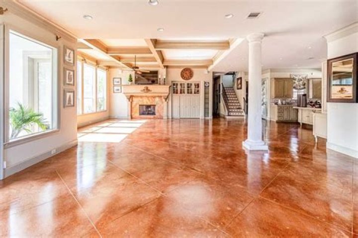 Can you stain interior concrete?