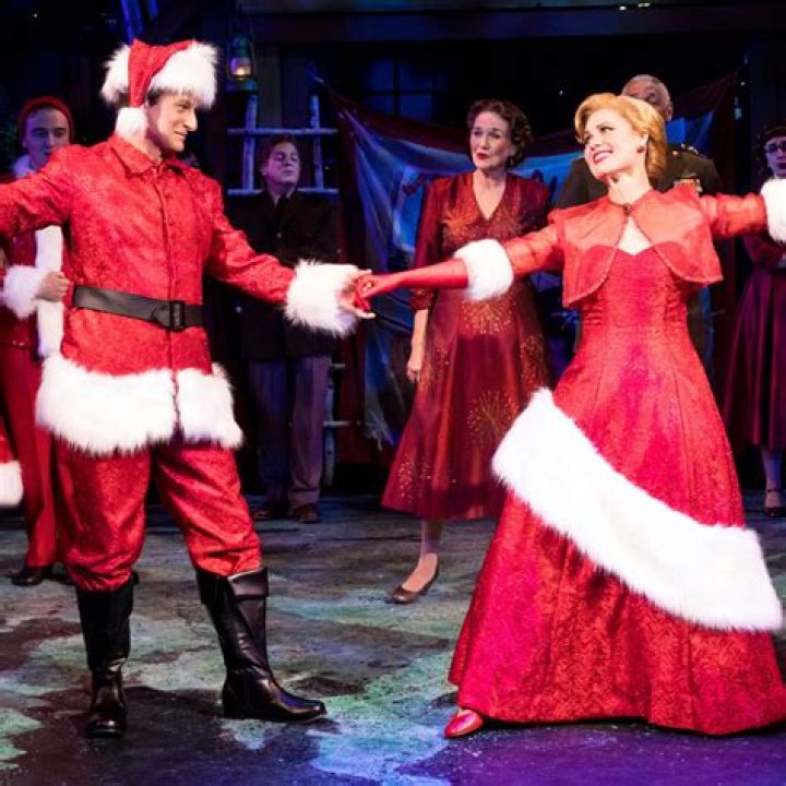 Did Rosemary Clooney sing both parts in White Christmas?