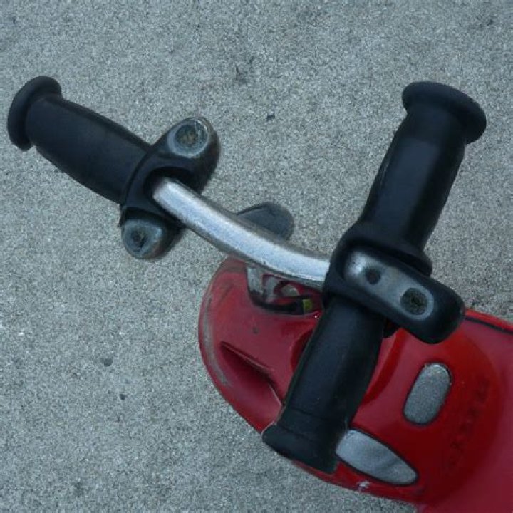 Do electric scooters have pedals?