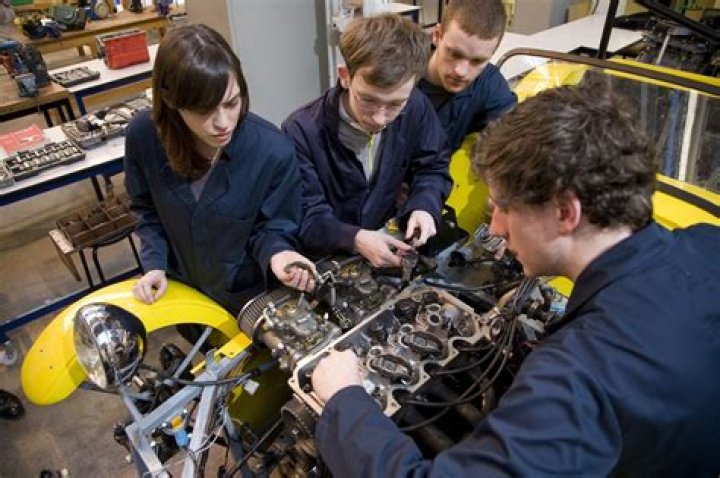 Do field engineers make more?