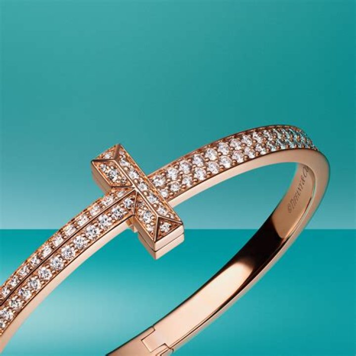 Does Tiffany advertise?