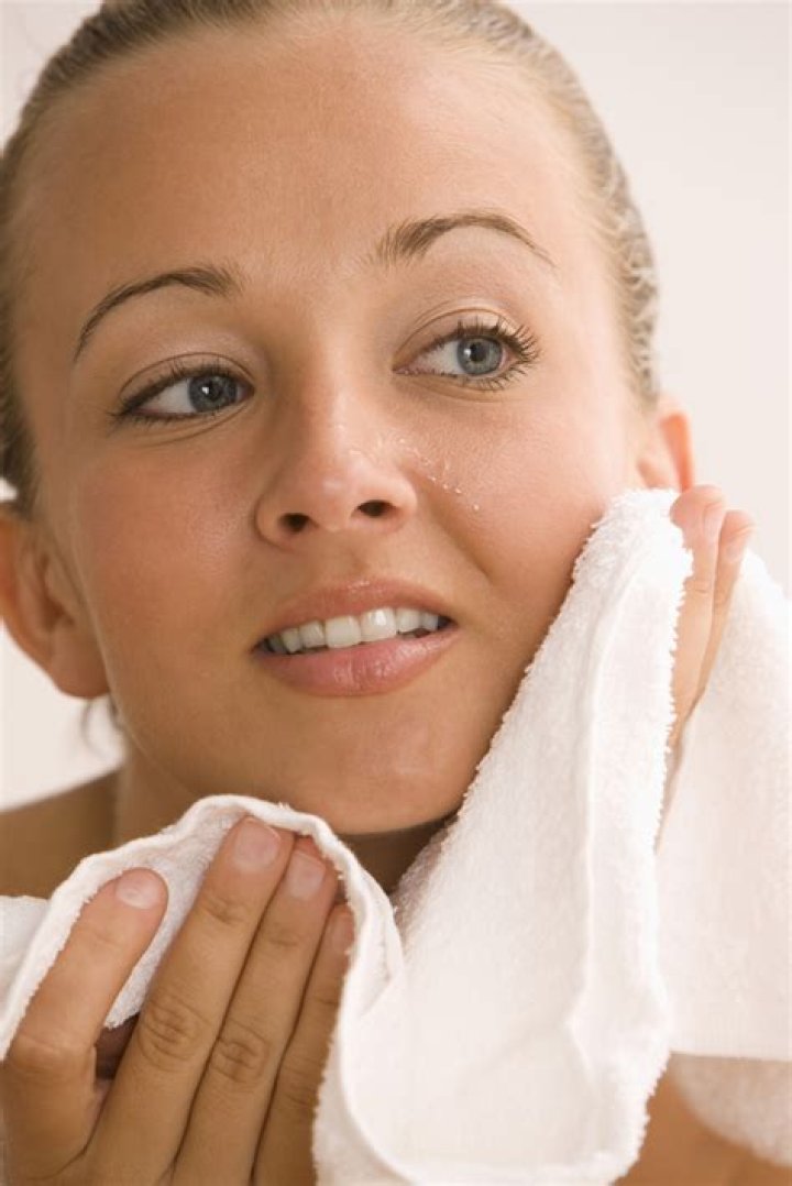 Does washing your face with a washcloth exfoliate?