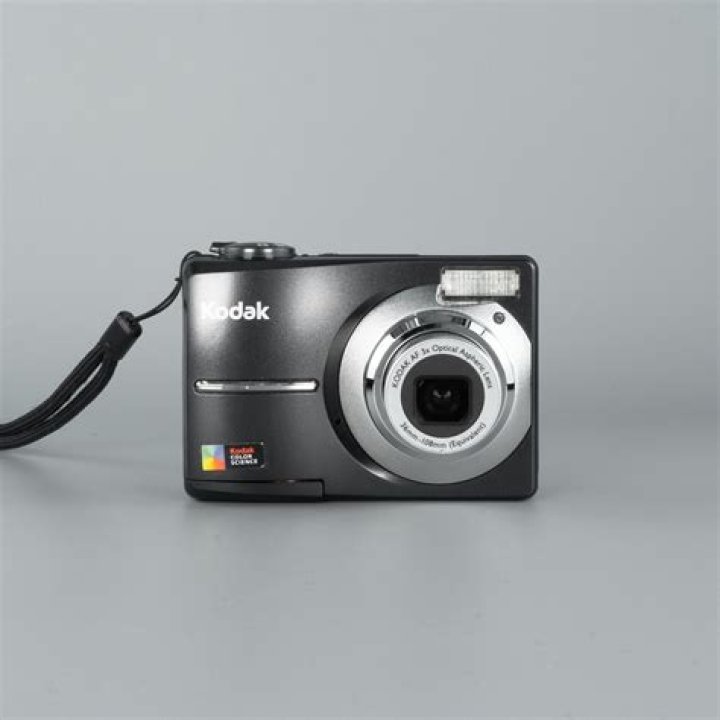 How do I get pictures off my Kodak EasyShare internal memory?