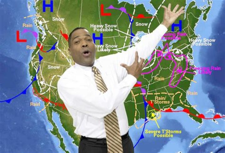 How do you become a broadcast meteorologist?