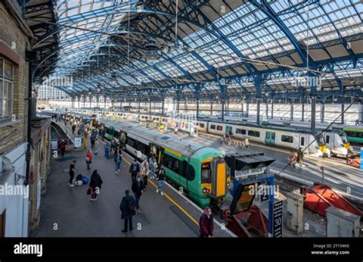 How far is Brighton train station to Brighton hospital?
