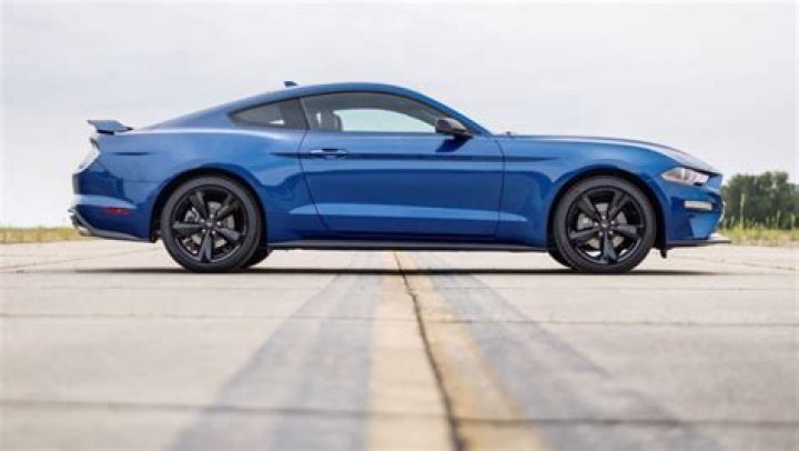 How many mph can a Ford Mustang go?