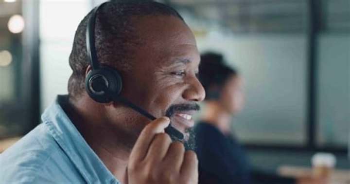 How many phone calls does a telemarketer make in an hour?