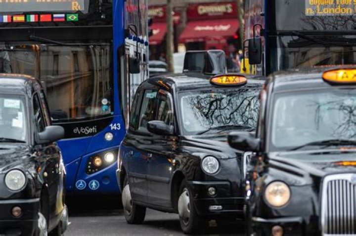 How many taxis are there in Toronto?
