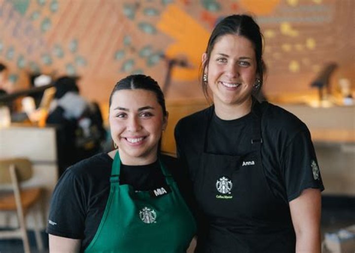 How much do assistant managers at Starbucks make?