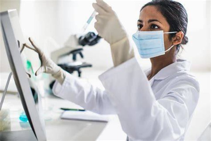 How much does an epidemiologist with a PhD make?