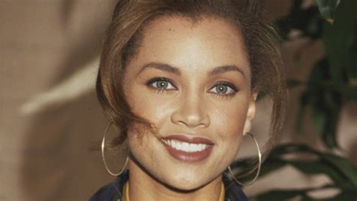 How old is Vanessa Barrett?