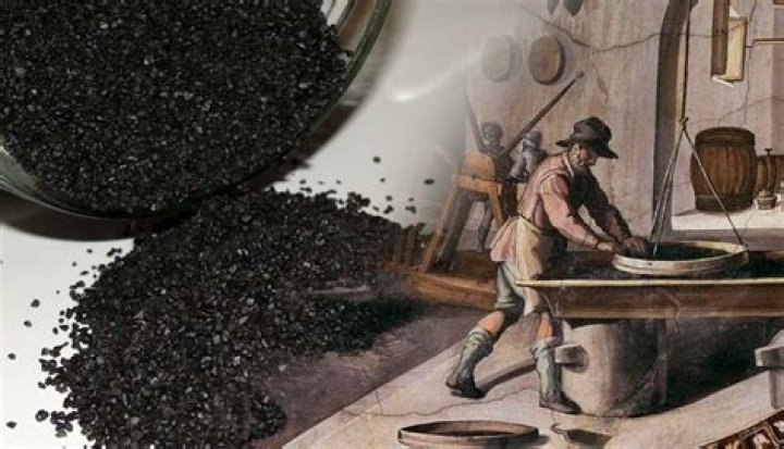 How would you describe gunpowder?