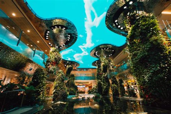 Is there Sephora in Changi Airport?