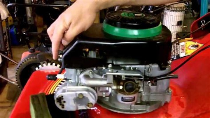What causes a lawn mower engine to lope?