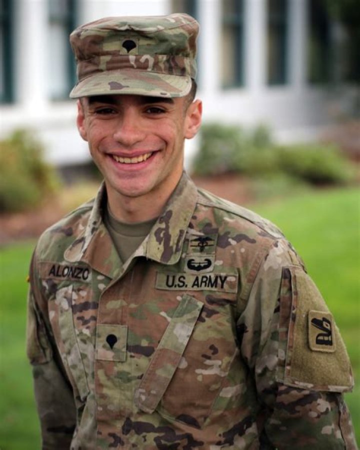 What does a chemical specialist do in the army?
