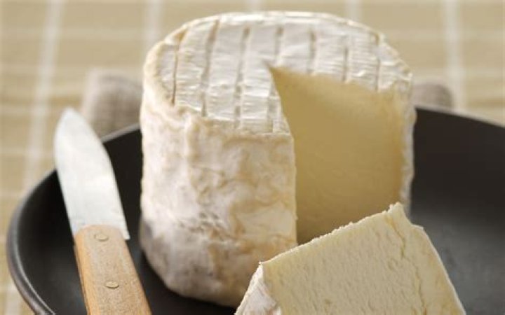 What does chaource cheese taste like?