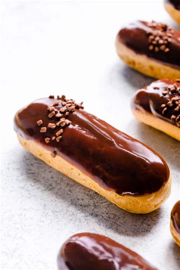 What does the name Eclair mean?