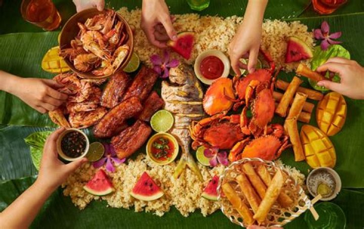 What food is good for a Boodle Fight?