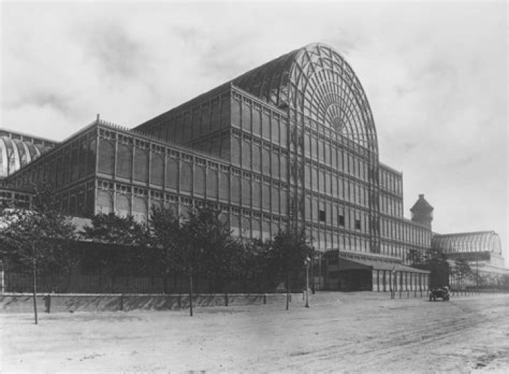 What happened to the Crystal Palace in London?