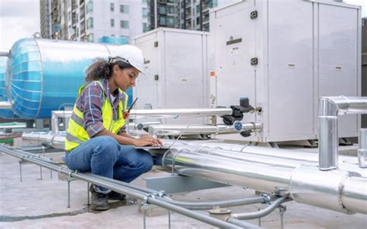 What is a HVAC mechanic 1?