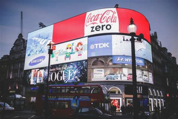What is mass marketing examples?