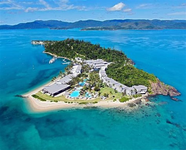 What is the best Whitsunday island for families?