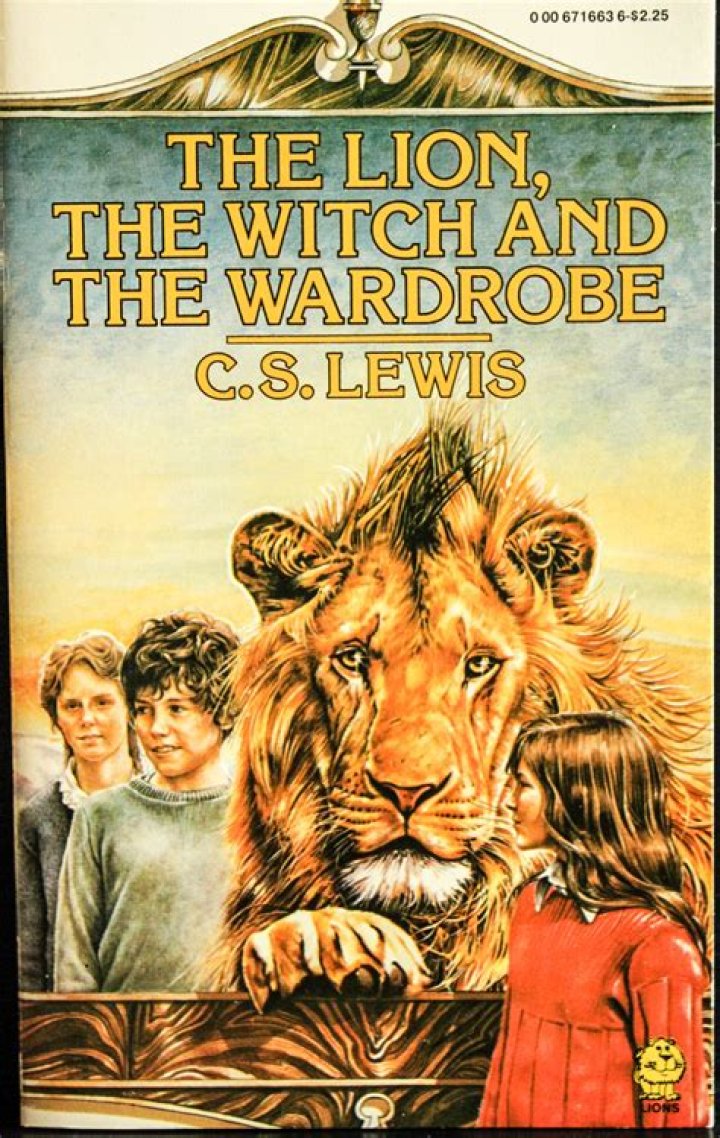 What is the story of The Lion the Witch and the Wardrobe about?