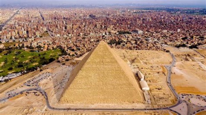 What is the temperature inside the Great Pyramid?