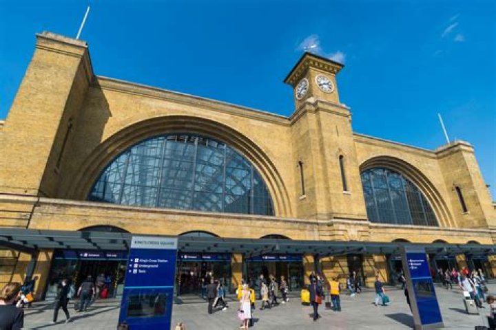 What line is Kings Cross station on?