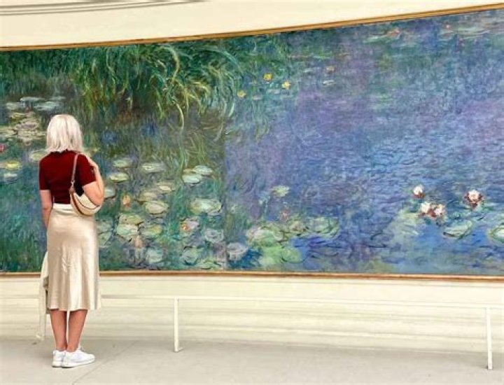 What museum in Paris has Impressionist paintings?