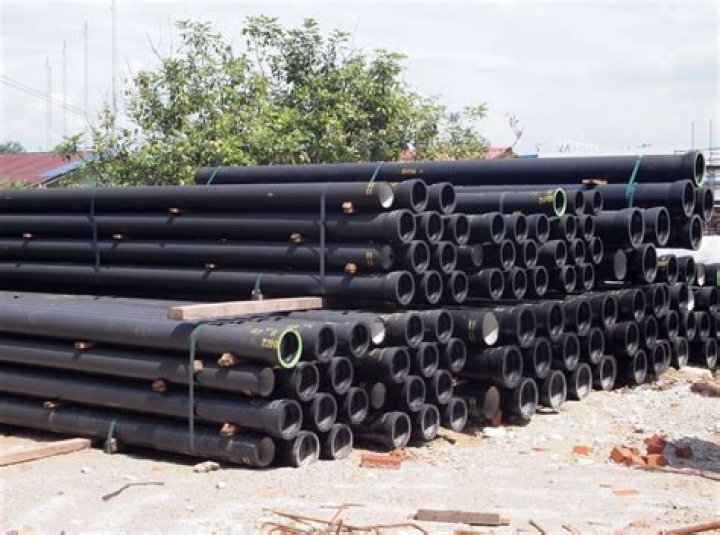 What wood is safe for pipes?