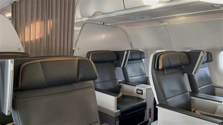 When did airlines introduce business class?