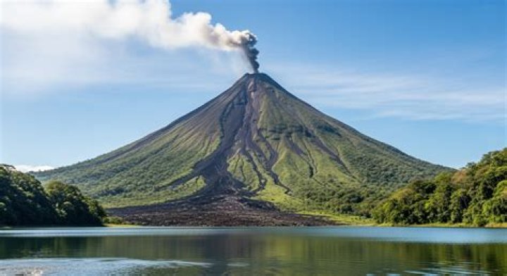 When was Arenal volcano last active?